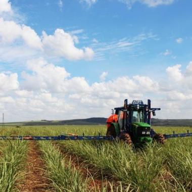 BARRA DE PULVERIZAÇÃO CENTRAL PARA CANA-DE-AÇÚCAR: ULTRA 400